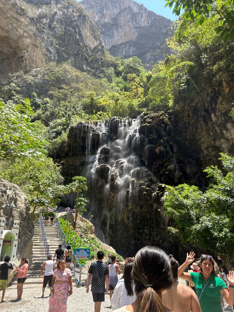 Serena Inayatali Grutas Tolantongo Waterfall
